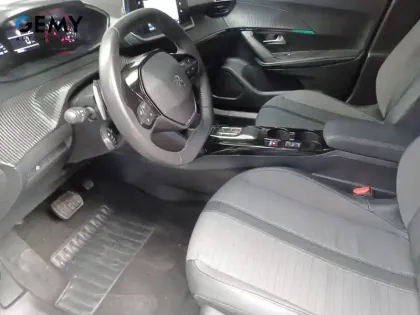 Photo 17 Peugeot 2008  PureTech 130 S&S EAT8