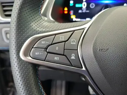 Photo 32 Renault Captur  E-Tech full hybrid 145 ch
