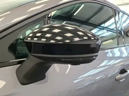 Photo 37 Renault Captur  E-Tech full hybrid 145 ch