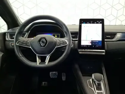 Photo 13 Renault Captur  E-Tech full hybrid 145 ch