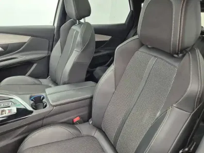 Photo 23 Peugeot 3008  Hybrid 225 e-EAT8