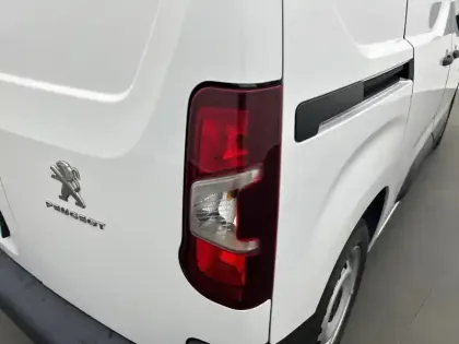 Photo 16 Peugeot Partner  FOURGON M 650 KG BLUEHDI 130 S&S EAT8