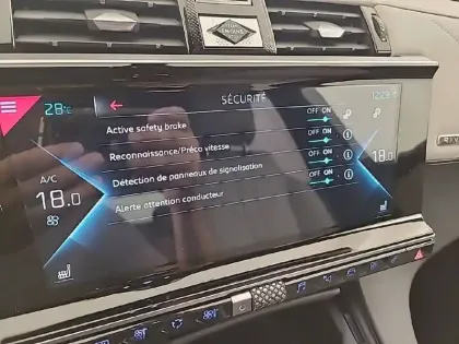 Photo 42 DS DS 7 DS7 Crossback Hybride E-Tense 225 EAT8
