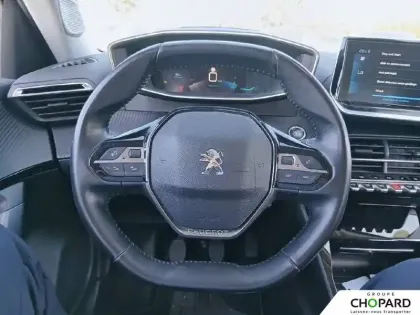 Photo 16 Peugeot 2008  PureTech 130 S&S BVM6