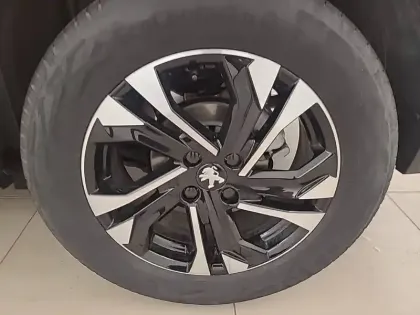 Photo 34 Peugeot 2008  PureTech 130 S&S EAT8