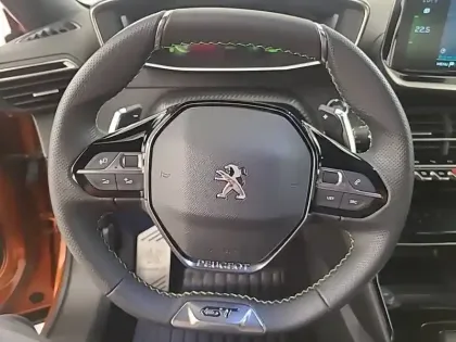 Photo 30 Peugeot 2008  PureTech 130 S&S EAT8