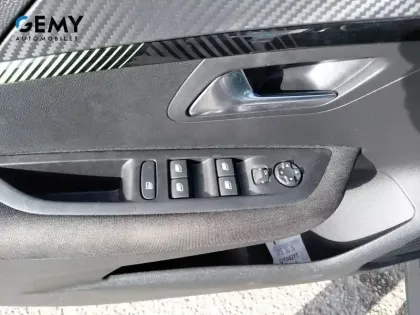Photo 11 Peugeot 208  PureTech 100 S&S BVM6