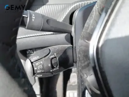 Photo 13 Peugeot 208  PureTech 100 S&S BVM6