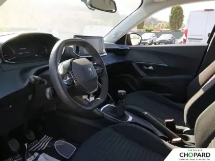 Photo 14 Peugeot 2008  PureTech 100 S&S BVM6
