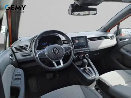 Photo 7 Renault Clio  E-Tech full hybrid 145