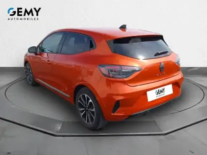 Photo 6 Renault Clio  E-Tech full hybrid 145