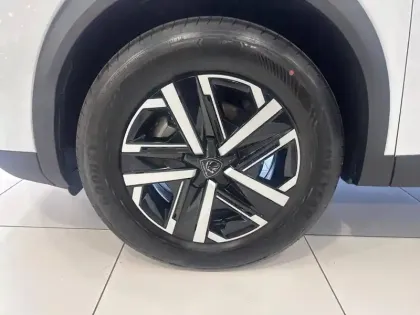 Photo 5 Peugeot 2008  Hybrid 145 e-DCS6