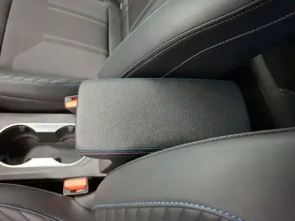 Photo 23 Renault Captur  E-Tech full hybrid 145 ch