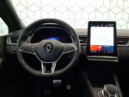 Photo 13 Renault Captur  E-Tech full hybrid 145 ch