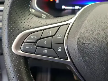 Photo 32 Renault Captur  E-Tech full hybrid 145 ch
