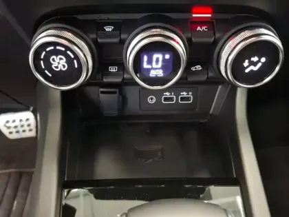 Photo 26 Renault Arkana  E-Tech full hybrid 145 GSR2