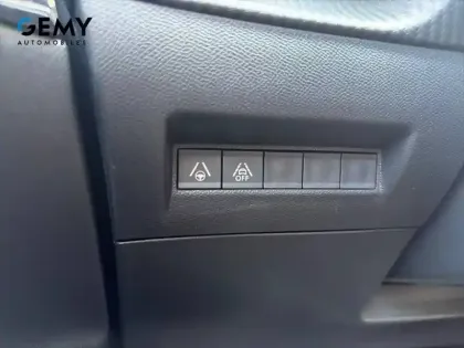 Photo 12 Peugeot 2008  PureTech 130 S&S BVM6