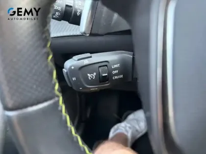 Photo 13 Peugeot 2008  PureTech 130 S&S BVM6