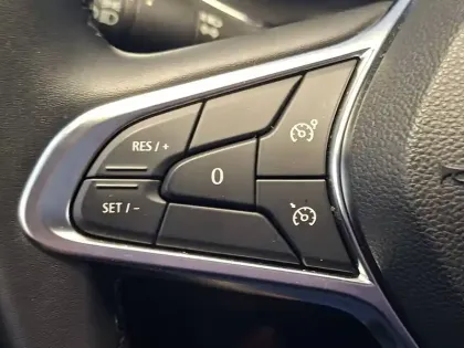 Photo 37 Renault Captur  E-Tech full hybrid 145