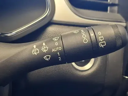 Photo 35 Renault Captur  E-Tech full hybrid 145