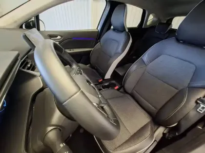 Photo 16 Renault Captur  E-Tech full hybrid 145