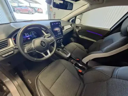 Photo 8 Renault Captur  E-Tech full hybrid 145