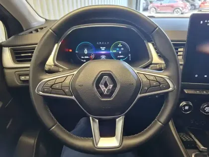 Photo 31 Renault Captur  E-Tech full hybrid 145