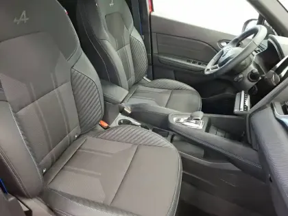 Photo 8 Renault Captur  E-Tech full hybrid 145 ch