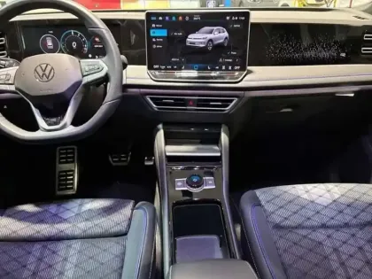 Photo 9 Volkswagen Tiguan 1.5 eHybrid 204ch DSG6 R-Line