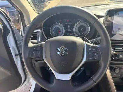 Photo 14 Suzuki S-cross  1.5 Dualjet Hybrid 115ch Style Auto
