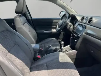 Photo 14 Suzuki Vitara  1.4 Boosterjet Hybrid 129ch Style