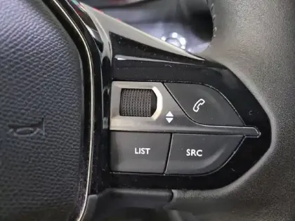 Photo 28 Peugeot 208  Electrique 50 kWh 136ch