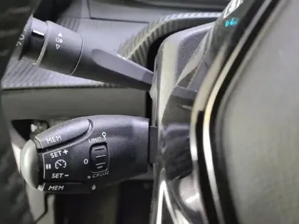 Photo 26 Peugeot 208  Electrique 50 kWh 136ch