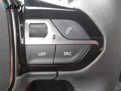 Photo 21 Peugeot 208  Electrique 50 kWh 136ch