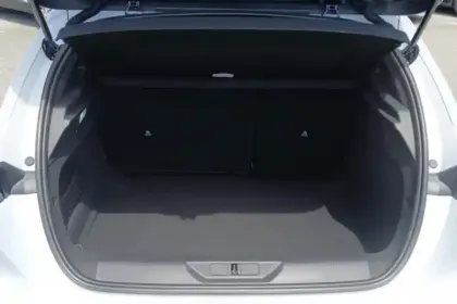 Photo 8 Peugeot 308  Hybrid 145 e-DCS6