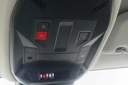 Photo 32 Peugeot 308  Hybrid 145 e-DCS6