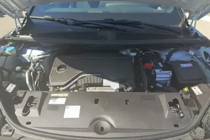 Photo 15 Peugeot 5008  Hybrid 145 ch e-DCS6