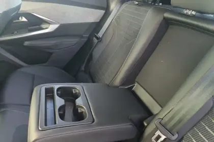 Photo 34 Peugeot 3008  Hybrid 136 e-DCS6