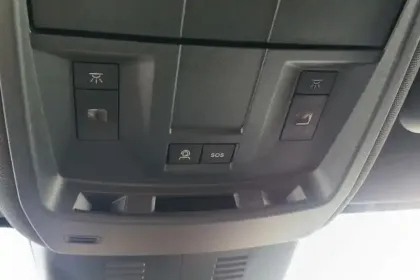 Photo 36 Peugeot 3008  Electrique 210 ch 73 kWh
