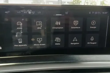Photo 30 Peugeot 3008  Electrique 210 ch 73 kWh