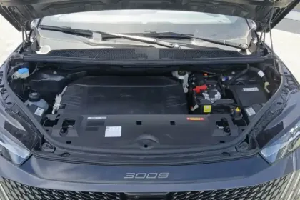 Photo 15 Peugeot 3008  Electrique 210 ch 73 kWh