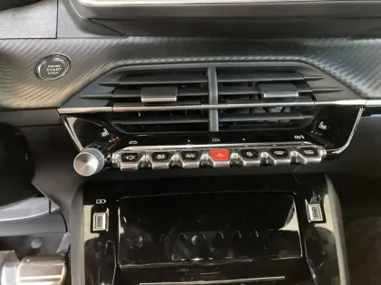 Photo 13 Peugeot 208  Electrique 136ch 50 kWh