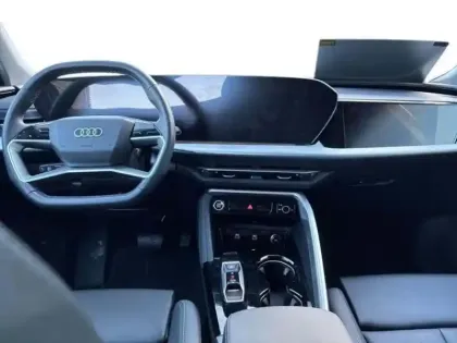 Photo 7 Audi Q5 TDI 204 ch Hybride S tronic 7 Quattro Design