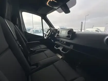 Photo 12 Mercedes Sprinter 317 CDI Fourgon 37S 12M3 L2H2 