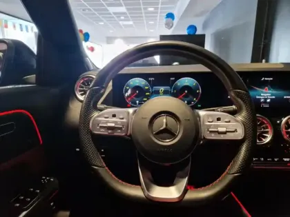 Photo 18 Mercedes GLA 200 d AMG Line