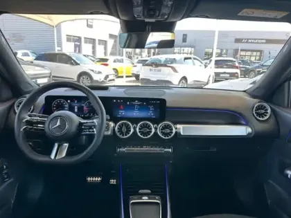 Photo 10 Mercedes GLB 200 d AMG Line