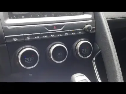 Photo 30 Jaguar E-Pace 2.0D 150ch SE AWD BVA9