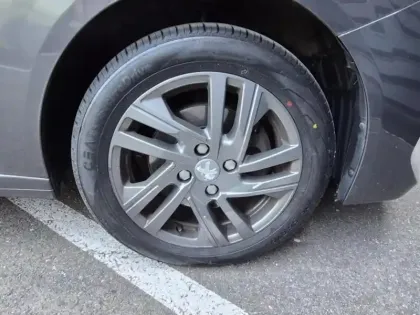 Photo 7 Peugeot 208  1.2 PureTech 100ch S&S Style EAT8