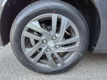 Photo 6 Peugeot 208  1.2 PureTech 100ch S&S Style EAT8