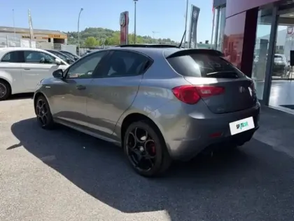 Photo 6 Alfa Romeo Giulietta  1.6 JTDm 120ch Executive S/S